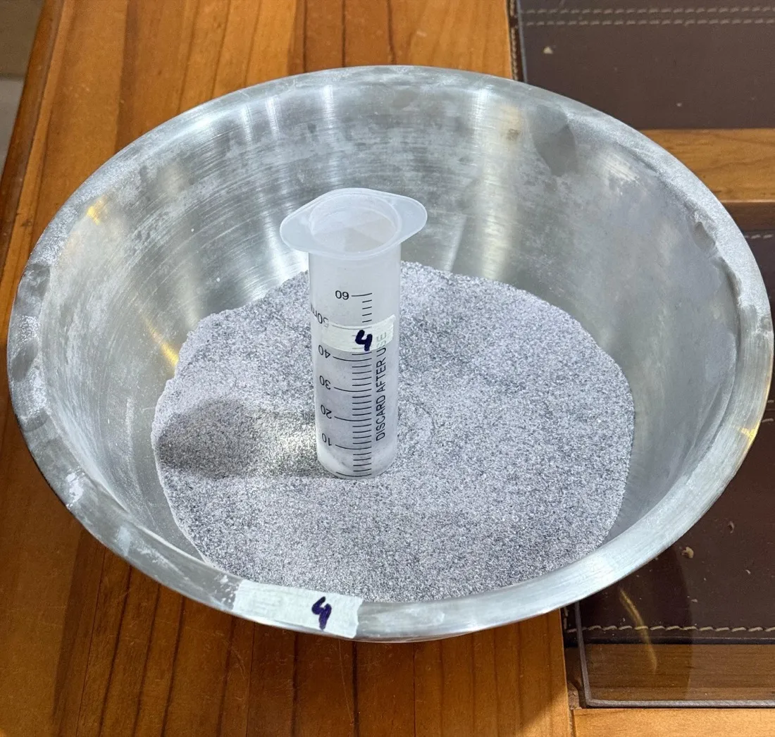 Bowl con arena de control y probeta